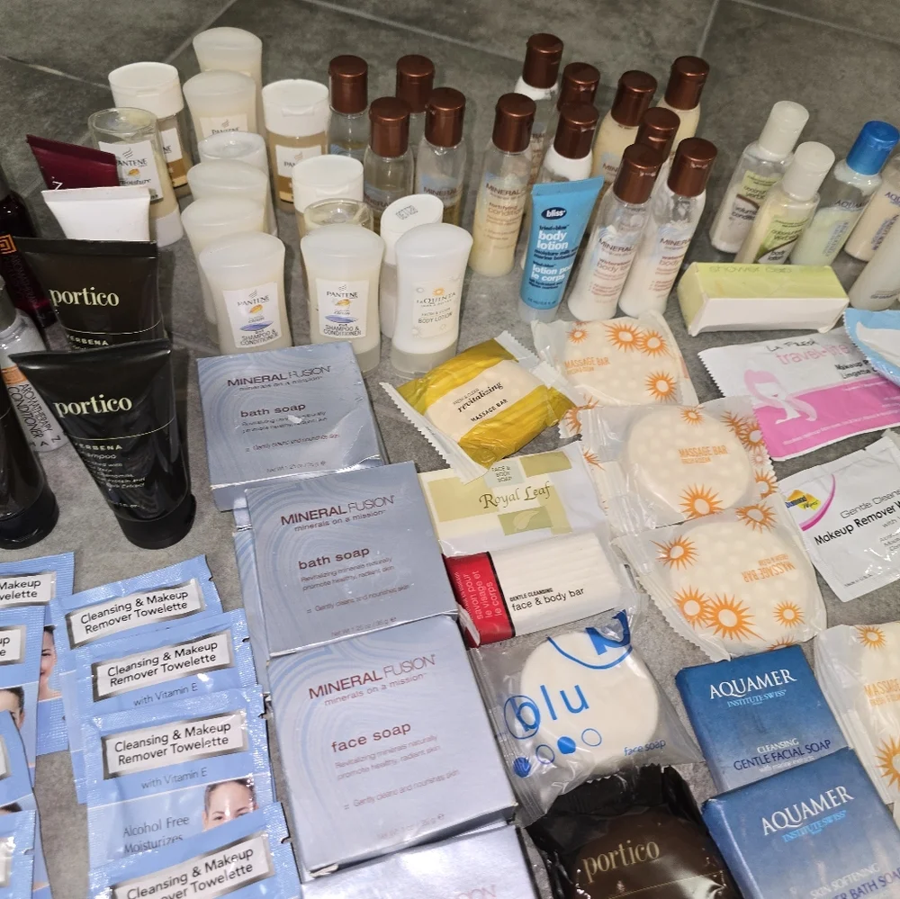 Travel Size Neutrogena Pantene Bliss Portico‎ Assorted Skincare and Toiletry Set